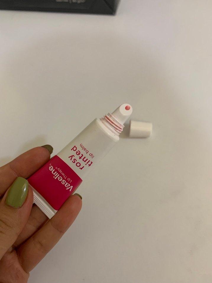 Vaseline Rosy Tinted Dudak Balmı - Görsel 3