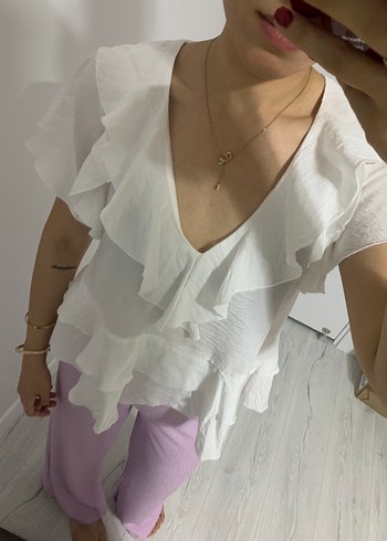 Zara Beyaz V Yakalı Fırfırlı Bluz