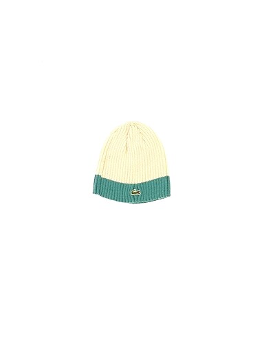 Lacoste Bere %70 İndirimli.