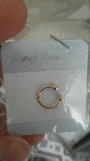 kulak üstü küpe
