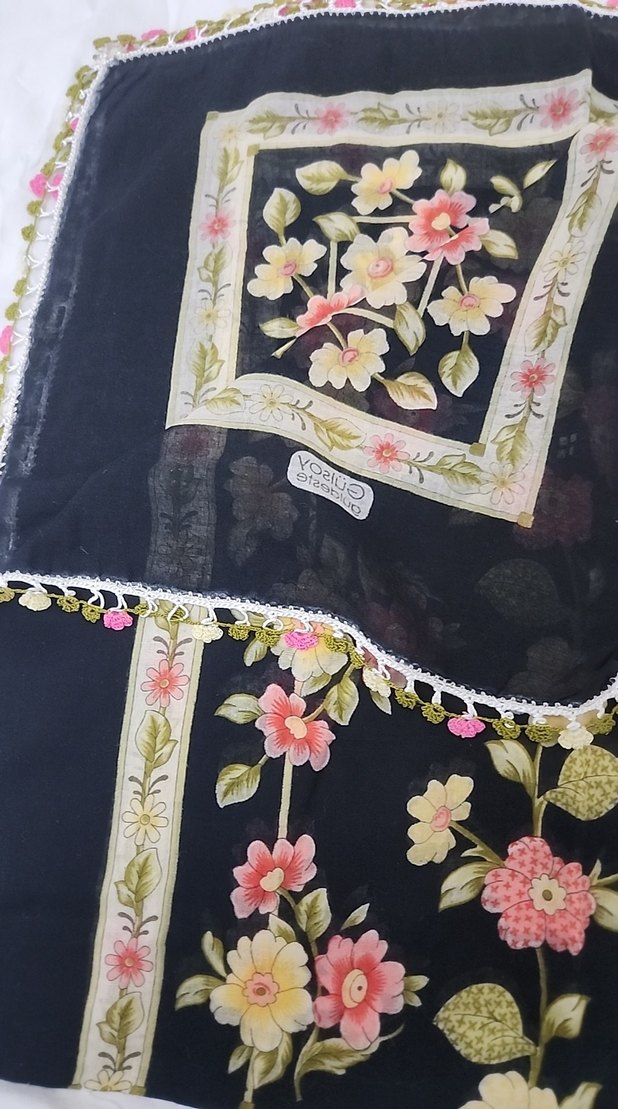 Çiçek Desenli Çok Renkli Kadın tülbent - Görsel 3