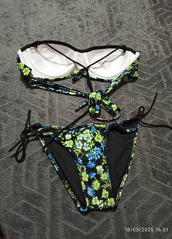 Kom Bikini
