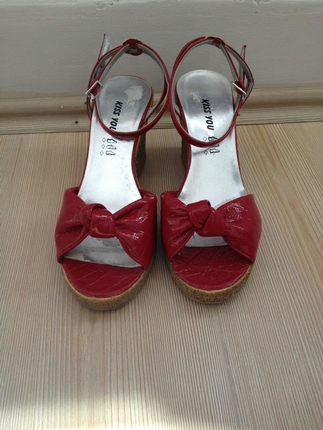 Diğer kırmızı dolgu topuk ayakkabı