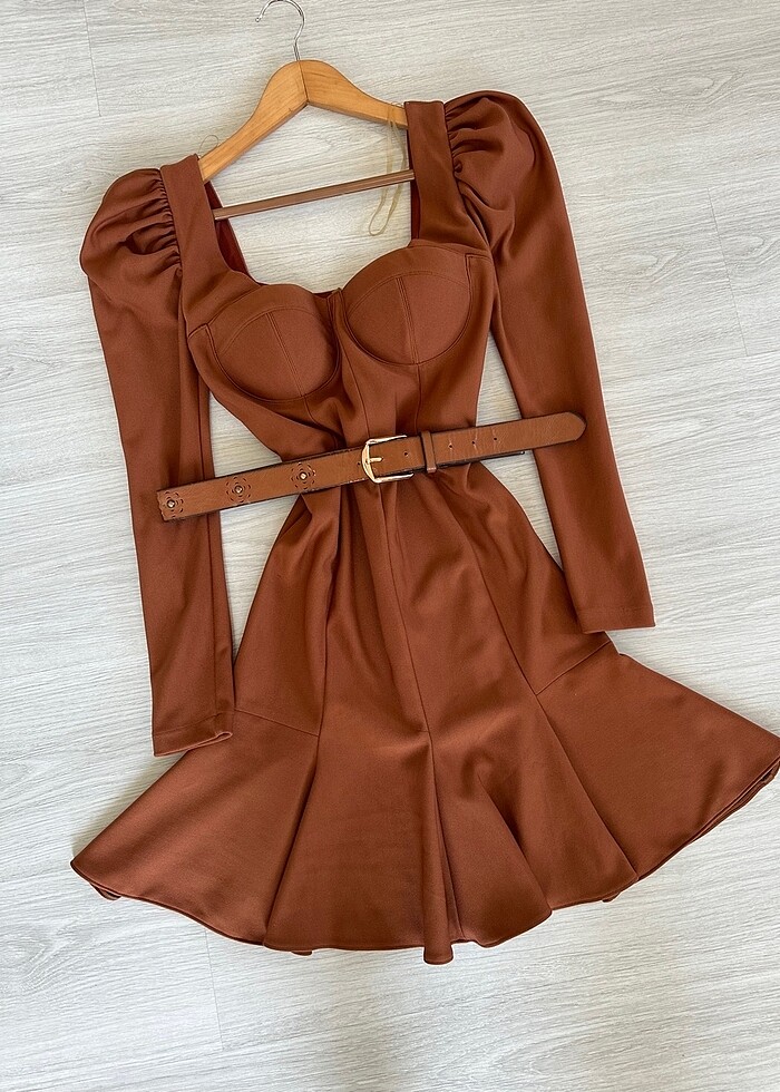 Kahve rengi elbise - Görsel 2
