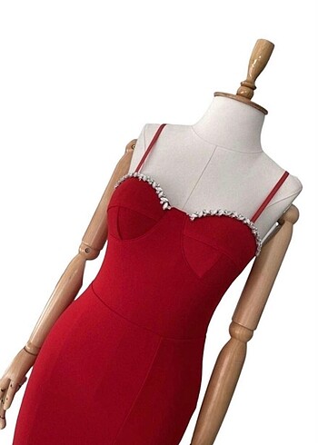 Kırmızı abiye elbise - Görsel 3