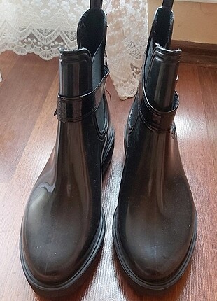 Yağmur botu