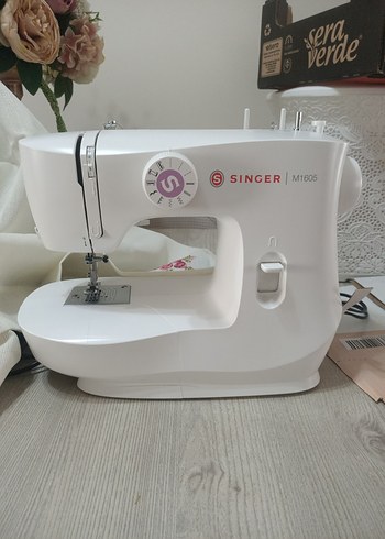Beyaz Singer Dikiş Makinesi - Görsel 2