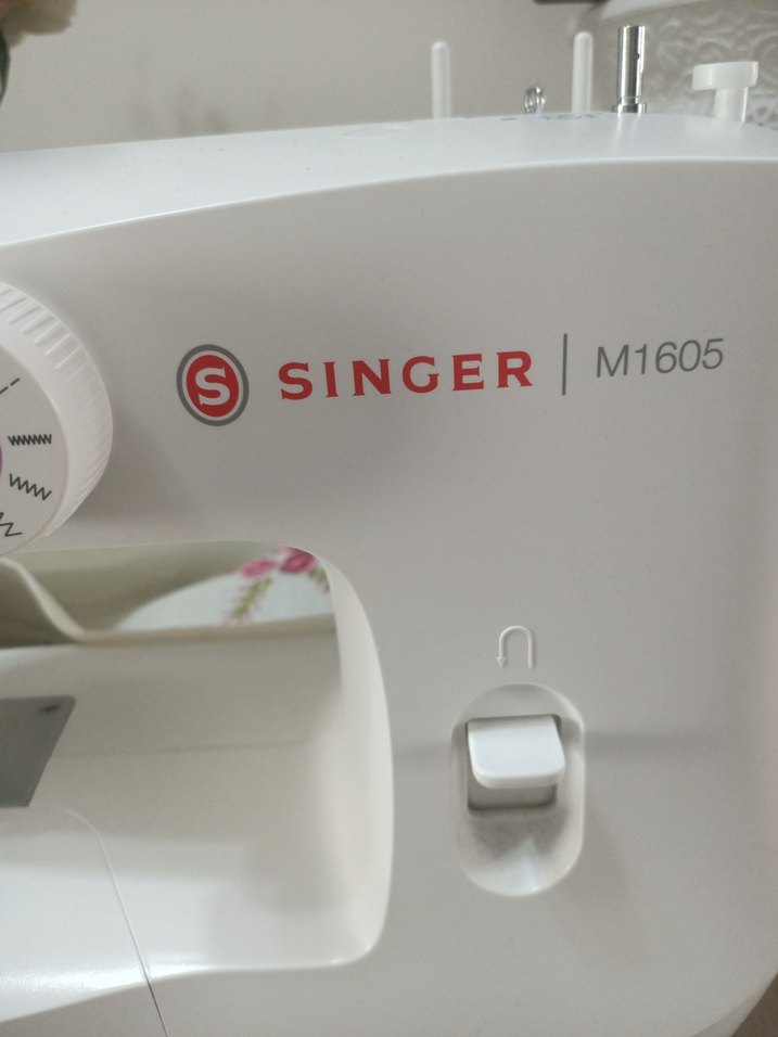 Beyaz Singer Dikiş Makinesi - Görsel 4