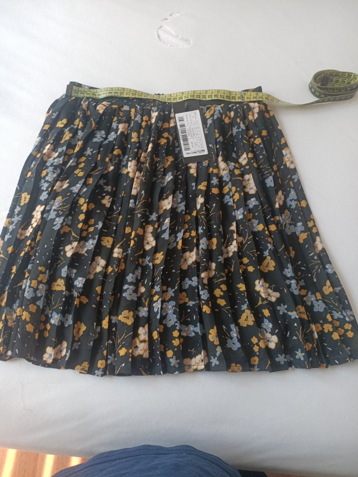 Çiçek Desenli Piliseli Midi Etek - Görsel 3