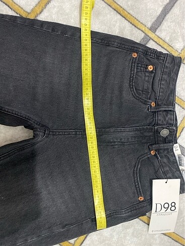 34 Beden Stradivarius D98