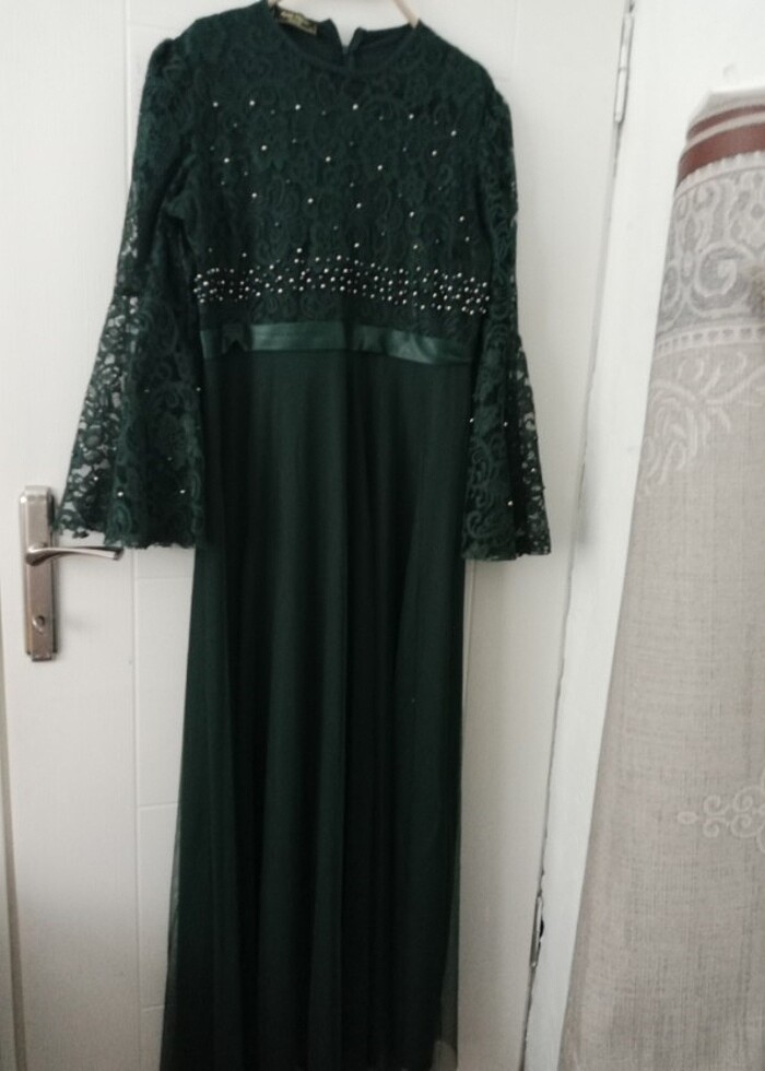 Zümrüt yeşili abiye - Görsel 2