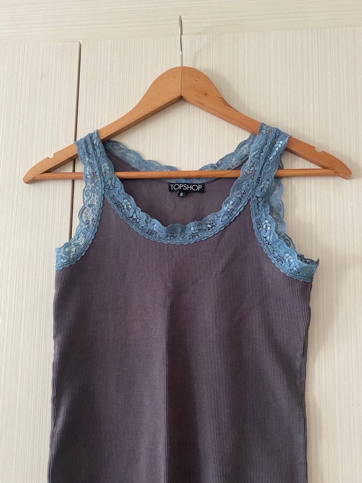 Dantelli Gri Denim V Yaka Kolsuz Kadın Üst - Görsel 2