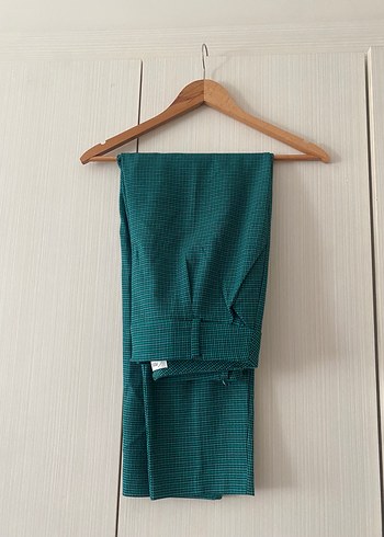 Yeşil Parlak Midi Kumaş Pantolon