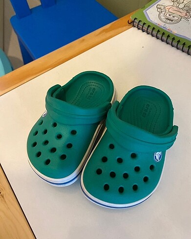 21 Beden yeşil Renk Crocs terlik