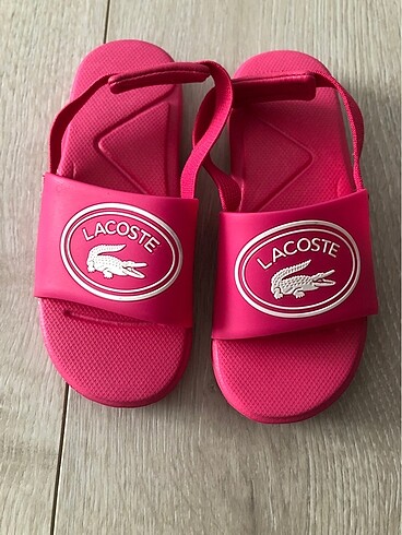 Lacoste sandalet