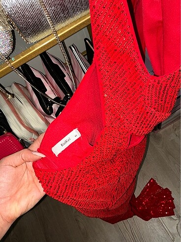 l Beden Kırmızı payetli abiye elbise
