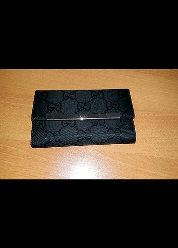 Gucci cüzdan 