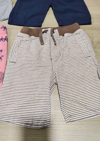 4 Yaş Beden çeşitli Renk 3-4 yaş erkek çocuk şort. koton ,zara