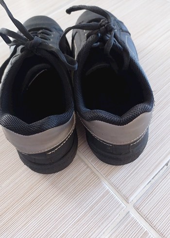 36 Beden Siyah Bağcıklı Kiz çocuk Spor Ayakkabı