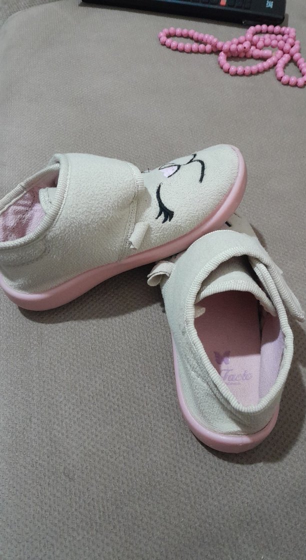 Kız Çocuk Beyaz Nakışlı Sıcak Terlik - Görsel 3