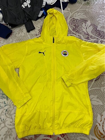 Fenerbahçe Puma yağmurluk sıfır