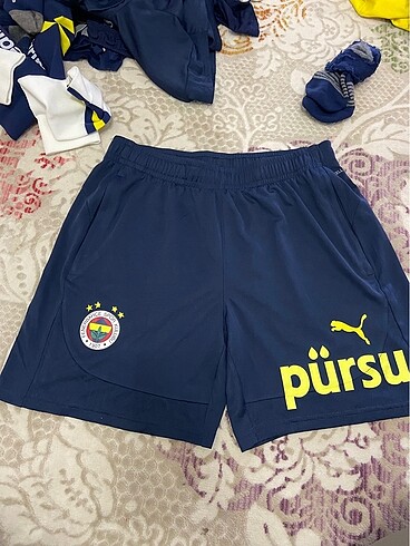 Fenerbahçe Puma antrenman şortu