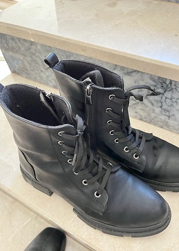 Kadın Siyah Deri Goth Bağcıklı Botlar - Görsel 2