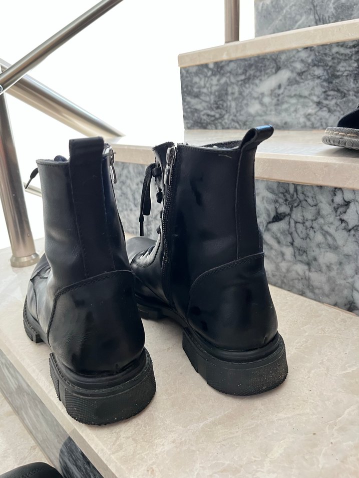 Kadın Siyah Deri Goth Bağcıklı Botlar - Görsel 3