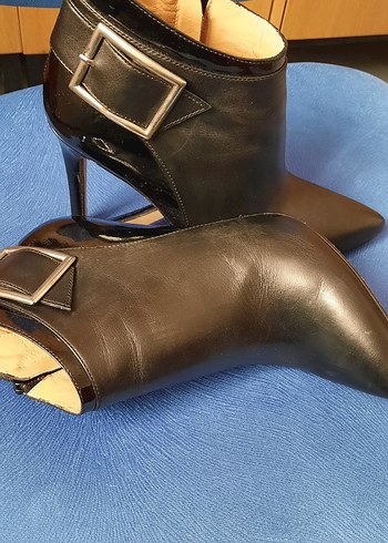 Siyah Deri Tokalı İnce Topuklu Kadın Bot - Görsel 2