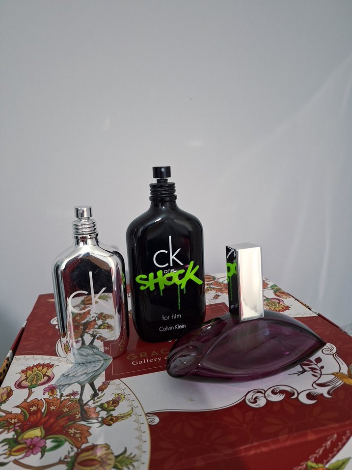 Boş parfüm şişeleri - Görsel 2