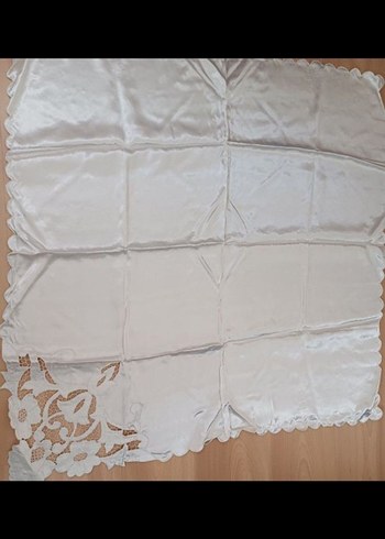 BEYAZ İŞİ KARE ÖRTÜ - Görsel 2