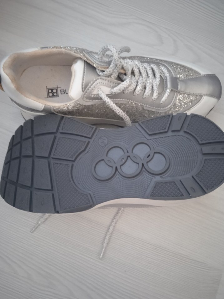 Beyaz Gri Parlak Kadın Spor Ayakkabı - Görsel 3