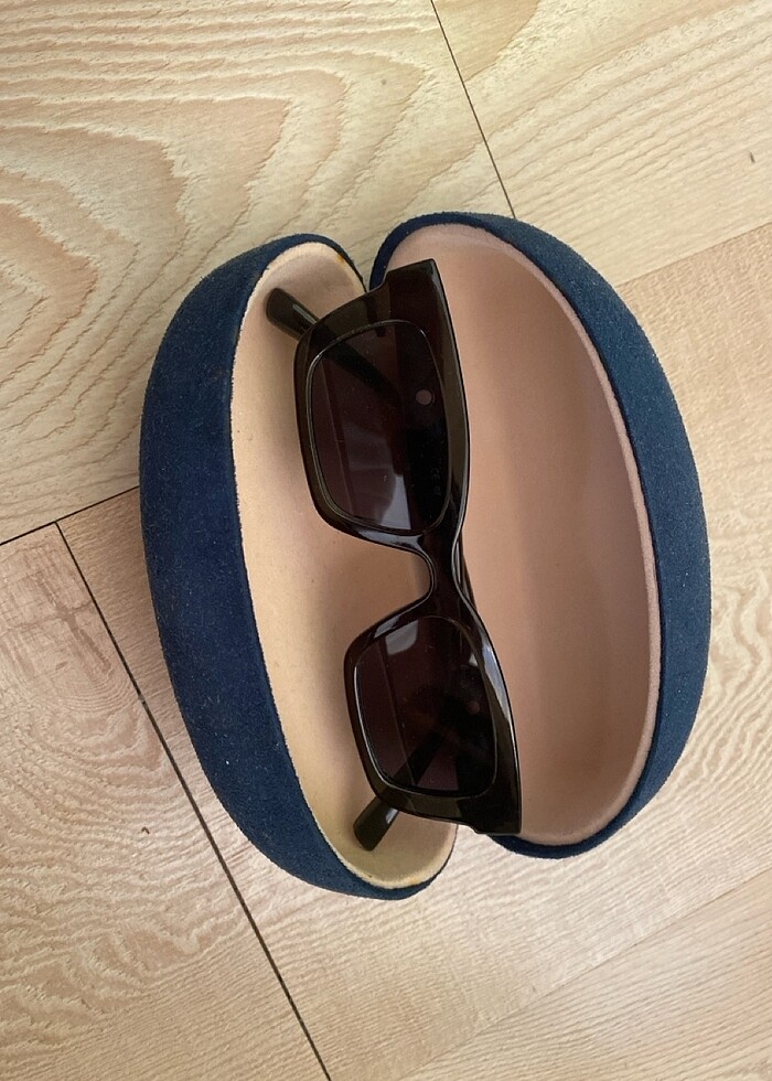 Kadın güneş gözlüğü ve kutusu - Görsel 5