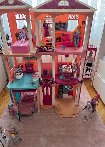  Beden Barbie evi