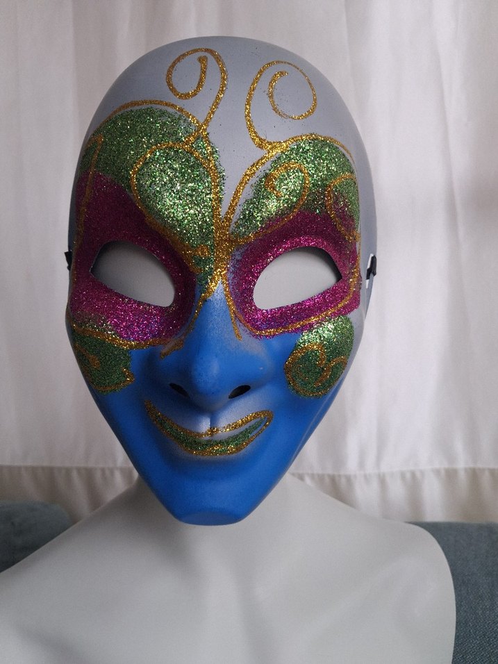 Renkli Parlak Makyajlı Kadın Maskesi - Görsel 2