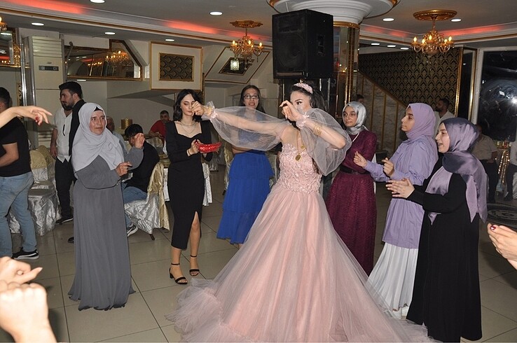 s Beden Nişanlık kiralıktır