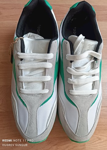Beyaz Gri Bağcıklı Spor Sneaker