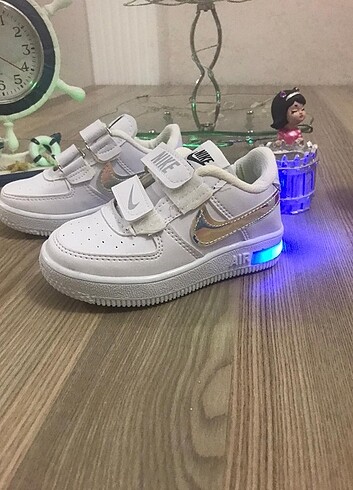 26 Beden Nike çocuk spor ayakkabı 