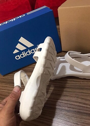 Adidas sandalet 