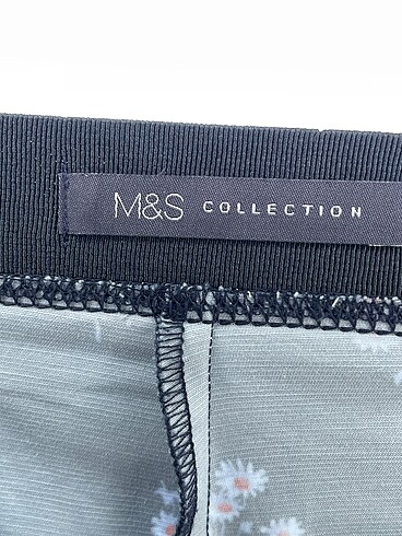 38 Beden lacivert Renk Marks & Spencer Bermuda / Kapri %70 İndirimli.