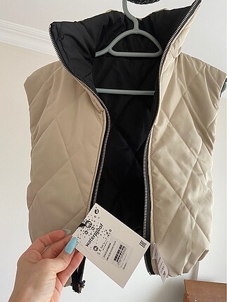 Kapitone detaylı waterproof çift taraflı yelek?