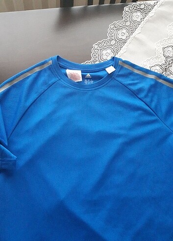 Adidas tişört 