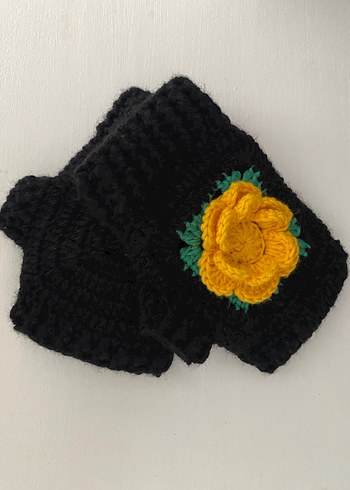 Sarı Çiçekli Siyah Örgü Eldiven - Görsel 4