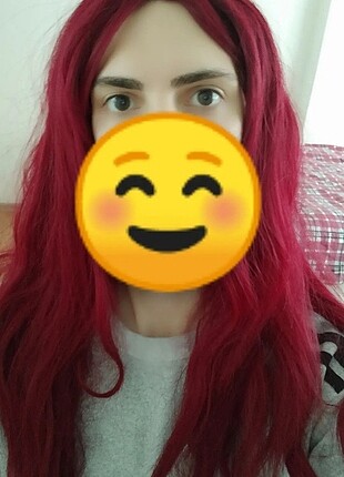 Sentetik kızıl peruk
