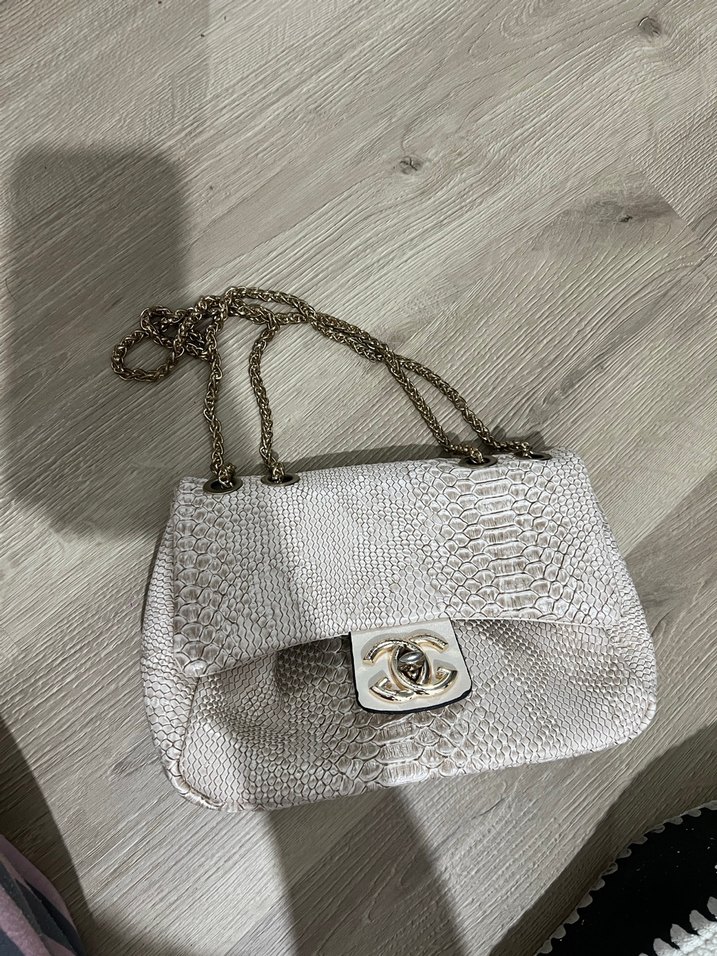 Beyaz Yılan Derisi Desenli Zincir Detaylı Kadın Çanta - Görsel 2