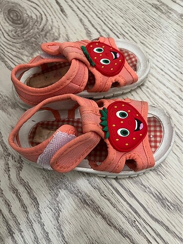 Diğer Çilekli kız bebek sandalet