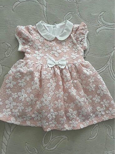 Bebe yakalı pudra rengi kız bebek elbisesi