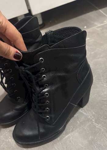 Siyah Kadın Bağcıklı Blok Topuk Bot - Görsel 3