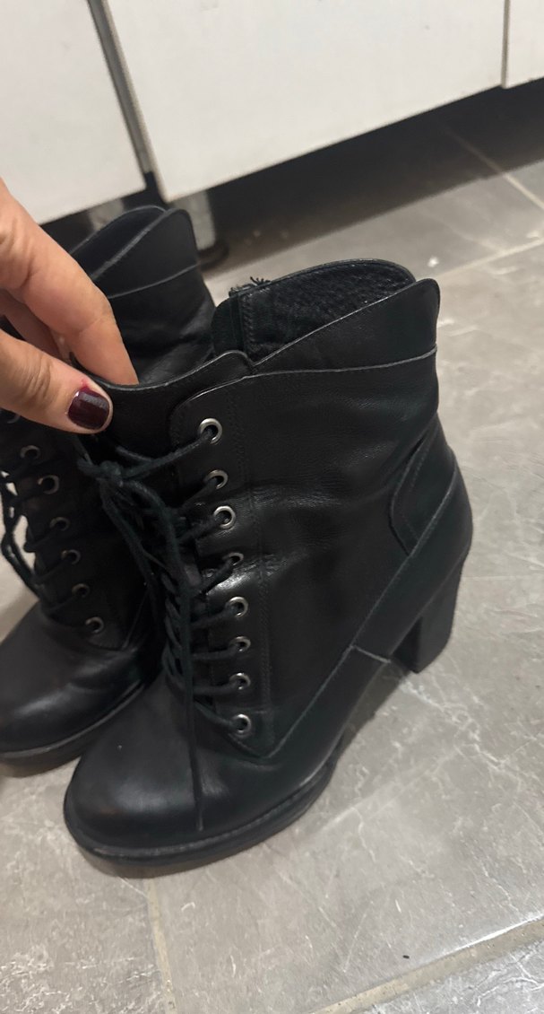 Siyah Kadın Bağcıklı Blok Topuk Bot - Görsel 3