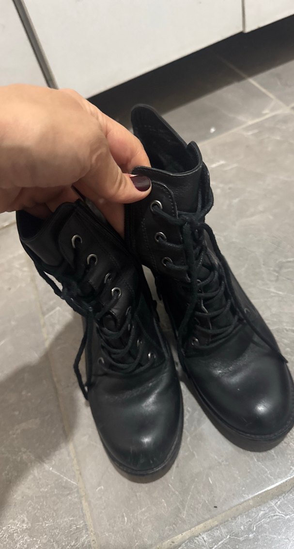 Siyah Kadın Bağcıklı Blok Topuk Bot - Görsel 2